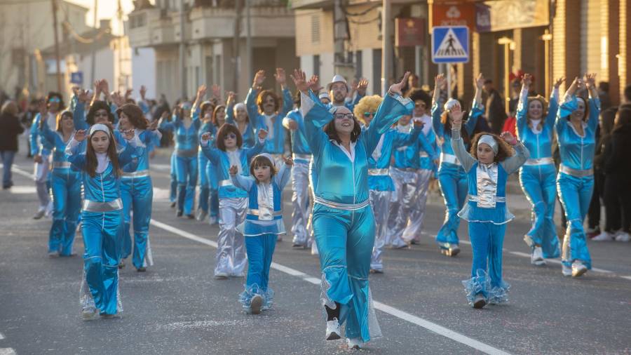 La rua del Carnaval de Deltebre ja compta amb més de 550 participants