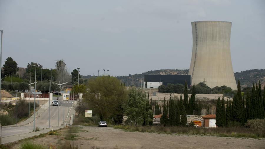 La central nuclear de Ascó, ayer. FOTO: JOAN REVILLAS