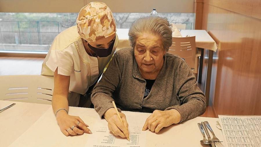 Roser Martí, de 92 años, lleva dos meses en la residencia STS Misericòrdia. FOTO: F.A.