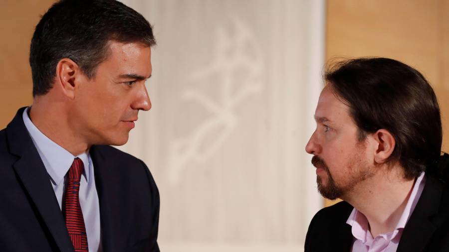 Pedro Sánchez y Pablo Iglesias parecen cada vez más alejados de un acuerdo para la investidura. FOTO: Juan Carlos Hidalgo