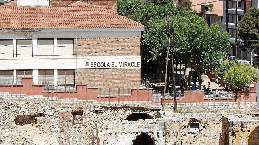 La mayor inversión hasta final de año se centrará en la fachada de la Escola Miracle, donde se destinarán 50.000 euros.