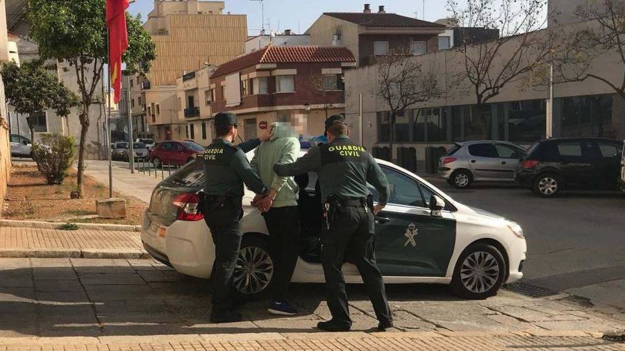 La Guardia Civil ha detenido a cuatro personas imputadas por este delito de estafa. FOTO: Guardia Civil