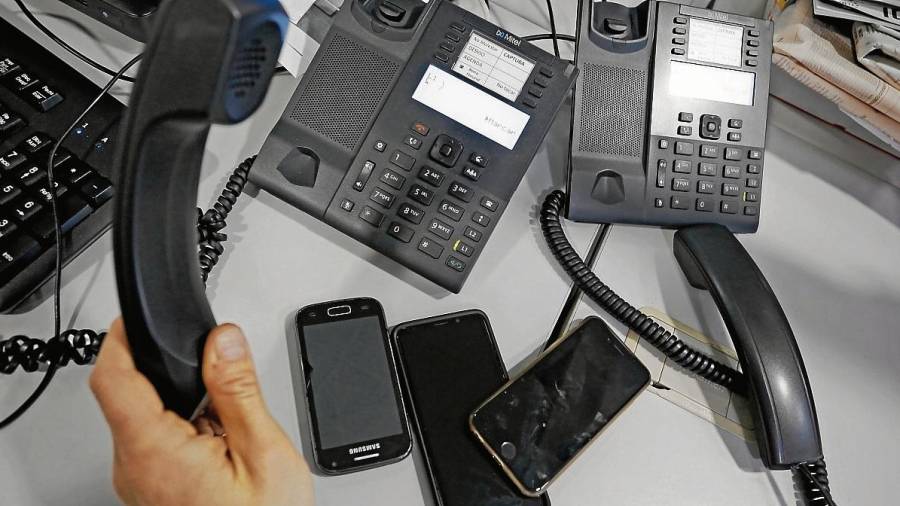Telefónica e internet es el sector que registra más reclamaciones en la demarcación. FOTO: Lluís Milián