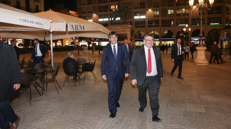 Terradellas, junto al expresident Puigdemont en una foto de archivo. FOTO: DT
