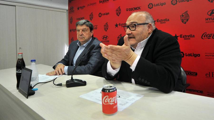Xavier Llastarri y Joan Oliver en la sala de prensa del Estadi de Reus. FOTO: alfredo gonzález