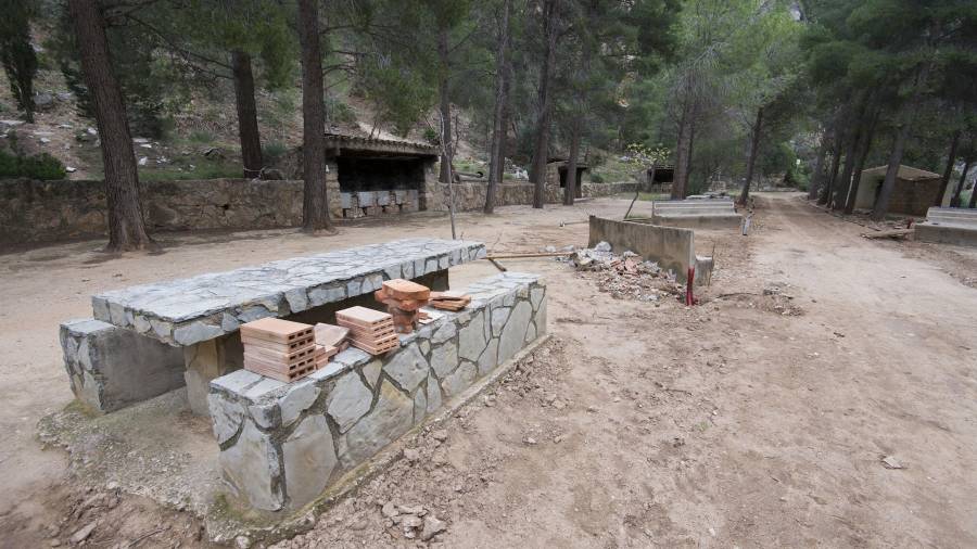 Estat actual de les obres a l’entorn del santuari de la Fontcalda, a la Terra Alta. FOTO: JOAN REVILLAS