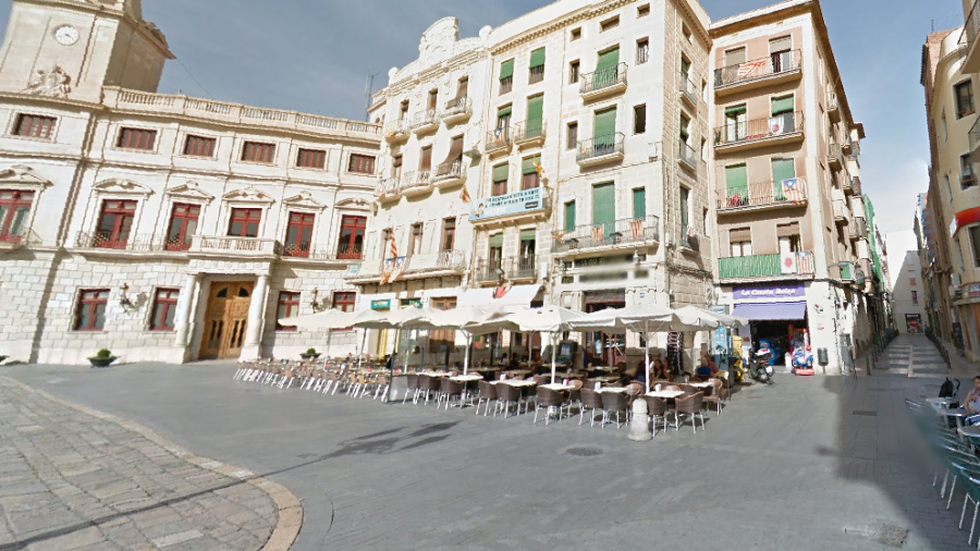 Los dos jóvenes fueron localizados entre la Plaça del Mercadal y El Pallol. FOTO: GoogleMaps