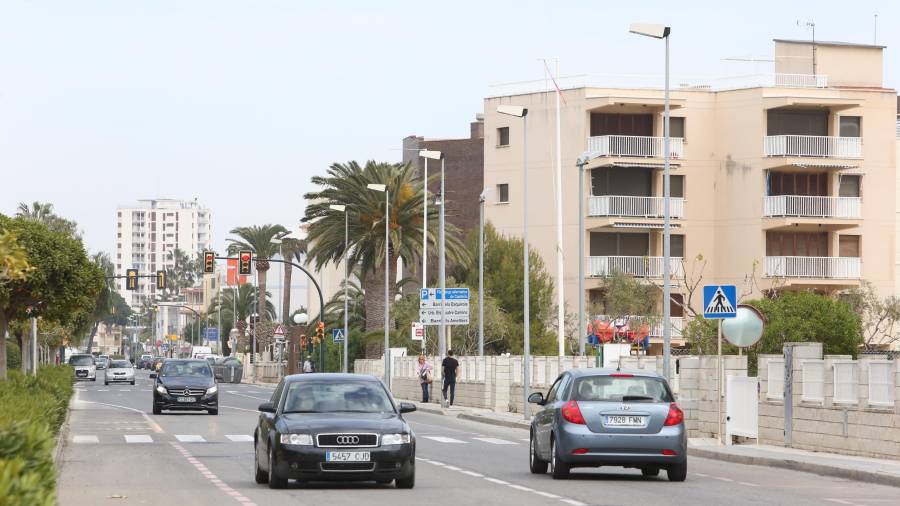 Algunos vecinos de Vilafortuny han denunciado problemas de convivencia con los inquilinos de pisos turísticos ilegales. FOTO: Alba Mariné