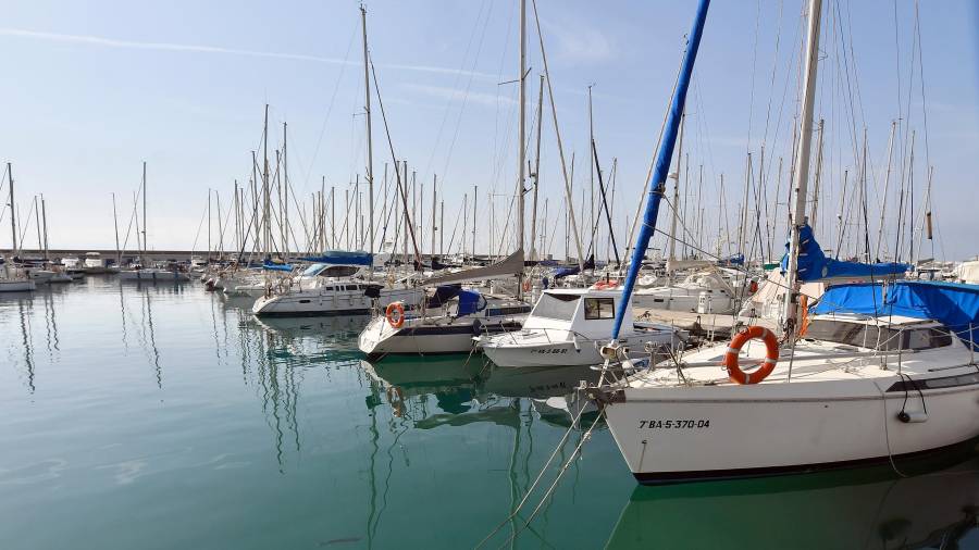 Diversas embarcaciones amarradas en el Port Esportiu de Tarragona. Foto: ALFREDO GONZÁLEZ