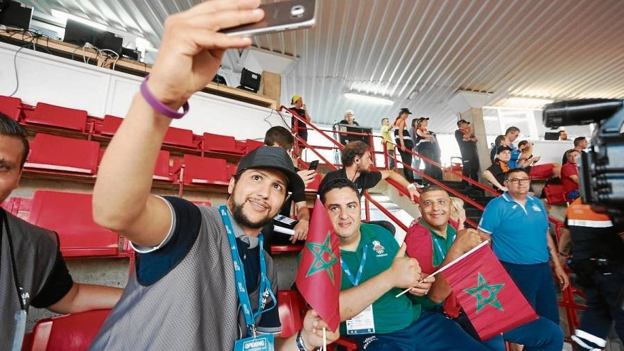 Espectadores de Marruecos se hacen un selfie. FOTO: alba marin&eacute;