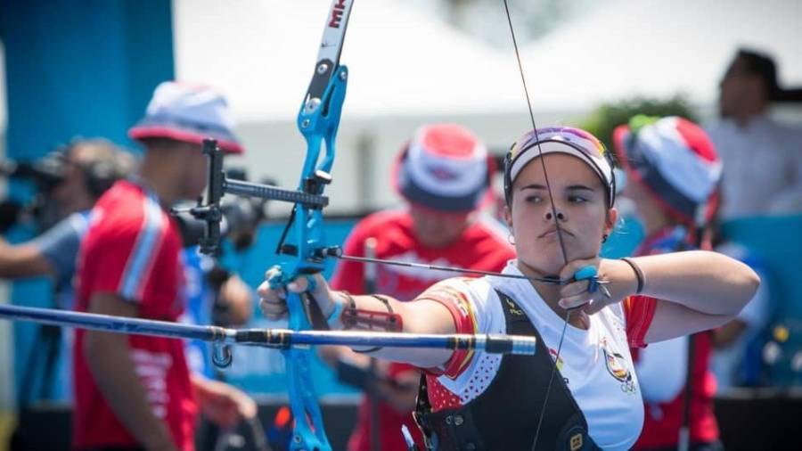 Eli Canales busca la clasificación olímpica en tiro con arco. FOTO: Cedida