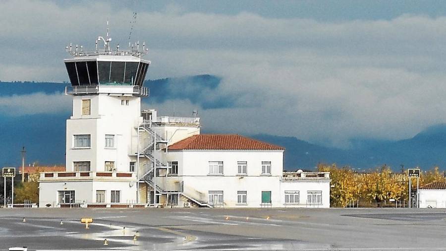 Imagen de archivo de la actual torre de control del Aeropuerto de Reus. FOTO: Alfredo González
