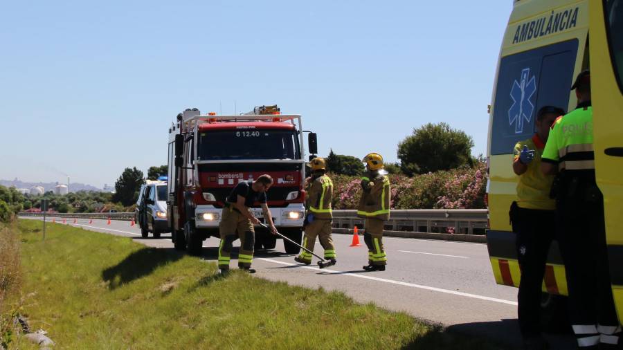 El accidente se ha producido en el kilómetro 6 de la C-31 B, entre Tarragona y Salou. FOTO: DT