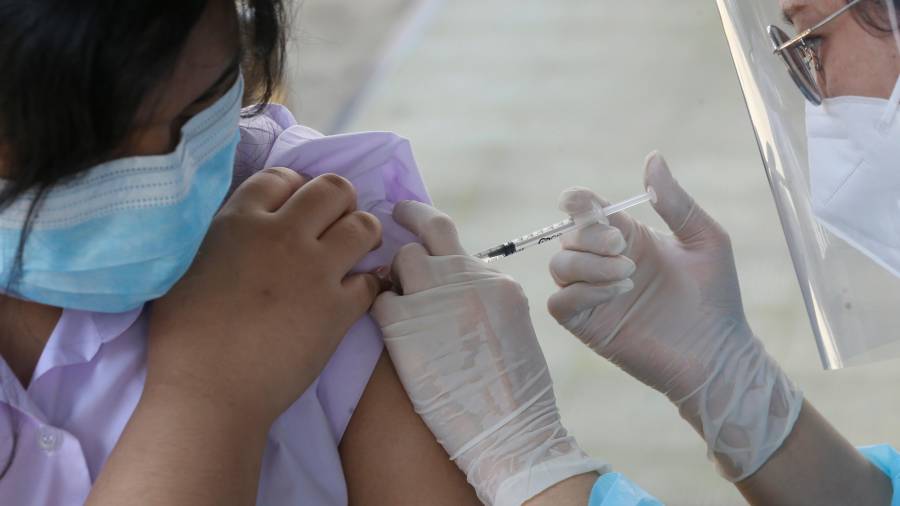Se han vacunado 1.422 personas en las últimas 24 horas en Tarragona. Pere Ferré