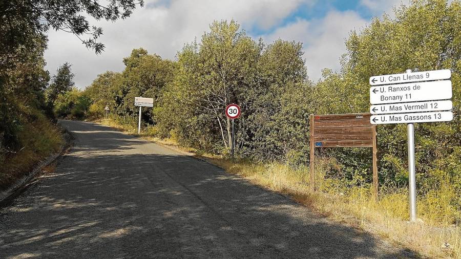 L’Ajuntament de Querol s’ha de fer càrrec d’una carretera de set quilòmetres, que porta als nuclis habitats. Foto: A.J.