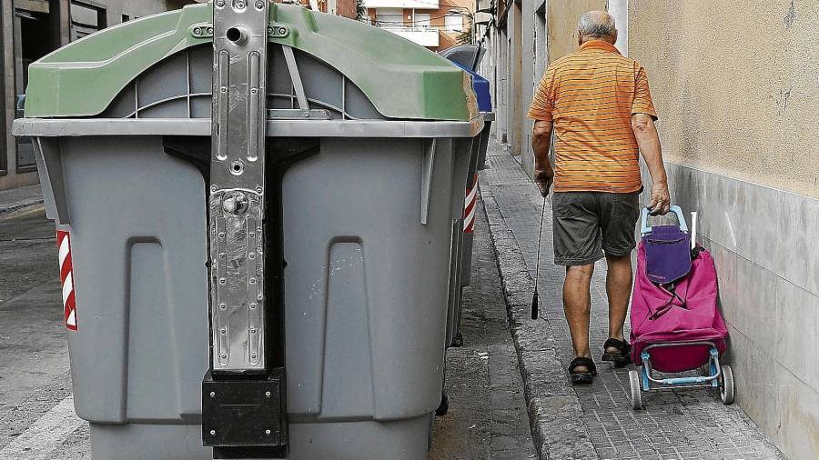 En la calle del Canal la queja principal es la estrechez de la acera. FOTO: Alfredo González