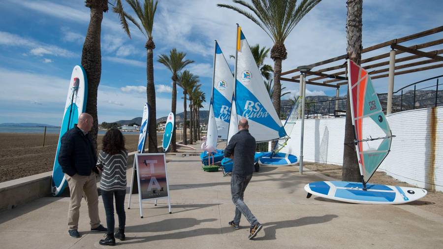 L’Ajuntament de la Ràpita i l’Estació Nàutica van presentar ahir la campanya. FOTO: Joan Revillas
