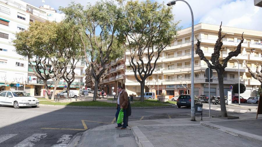 La propuesta que tiene el Ayuntamiento permite darle un uso más social a la plaza y reducir el paso de vehículos en este eje de la ciudad. FOTO: Fabián Acidres