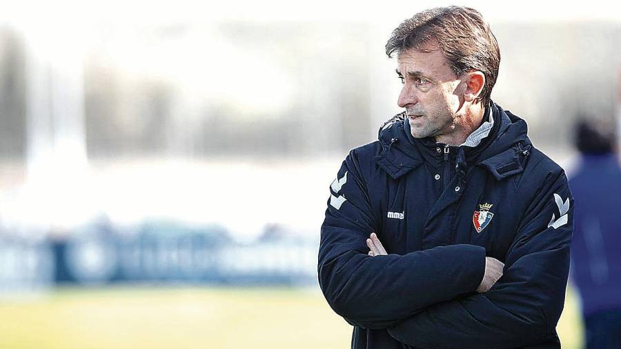 Castillejo es entrenador del filial del Osasuna. FOTO: EFE