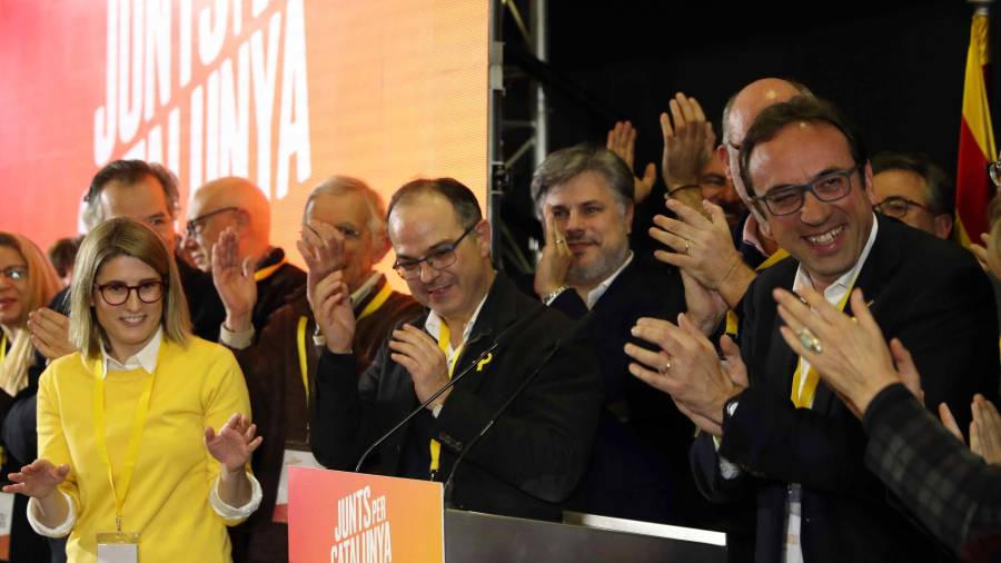 A la izquierda, imagen reciente de la jefa de campaña de Puigdemont. FOTO: EFE