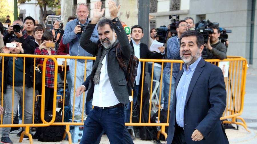 Jordi Cuixart i Jordi Sànchez, en el moment de la seva arribada a l'Audiència Nacional per declarar per sedici. FOTO: ACN