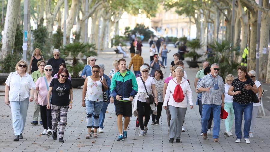 Iniciativas como el programa ‘Pas a Pas’ y la moda del ‘Power Walking’ promueven los beneficios saludables de andar cada día. FOTO: Alba Mariné
