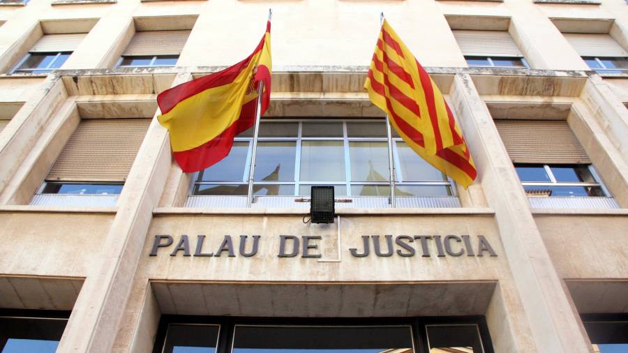 El Ministeri Públic sol·licita el pagament d’una indemnització a la víctima de 12.000 euros en concepte de danys morals.