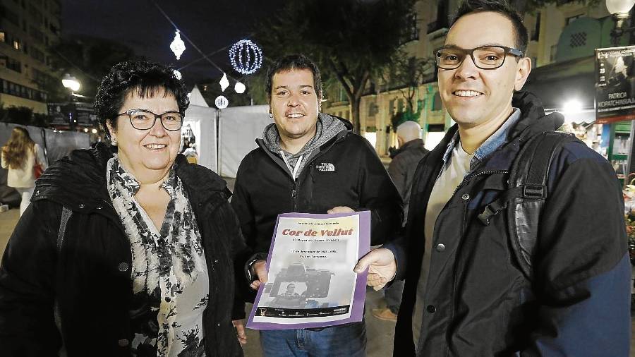 El pasado viernes, Rosa, Jaume y Sergi –esposa e hijos–, en la Rambla Nova. FOTO: Pere Ferré