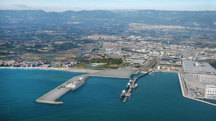 Simulación de la ZAL, con el contradique que separa el Port de La Pineda, el muelle de cruceros y la nueva playa que se origina. FOTO: Port de Tarragona