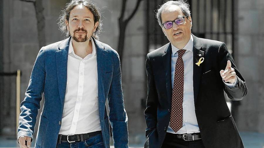 El president Quim Torra i el líder de Podemos, Pablo Iglesias, ahir al Palau de la Generalitat. FOTO: EFE