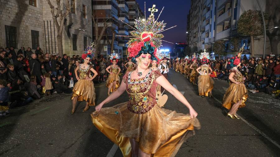 Imagen de archivo de la Rua de l’Artesania, durante el último Carnaval de Tarragona, en febrero de 2020. FOTO: FABIÁN ACIDRES