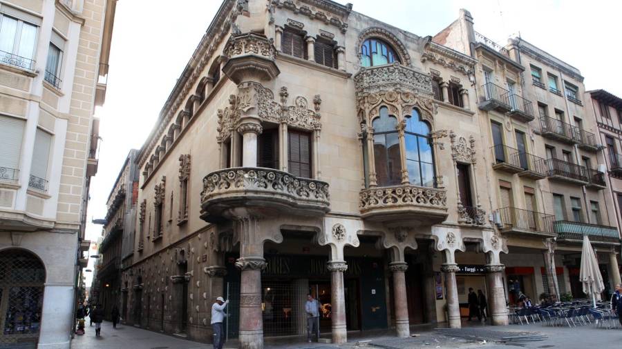 La Casa Navàs fue construida entre 1901 y 1908 por el arquitecto Lluís Domènech i Montaner. Foto: A. Mariné