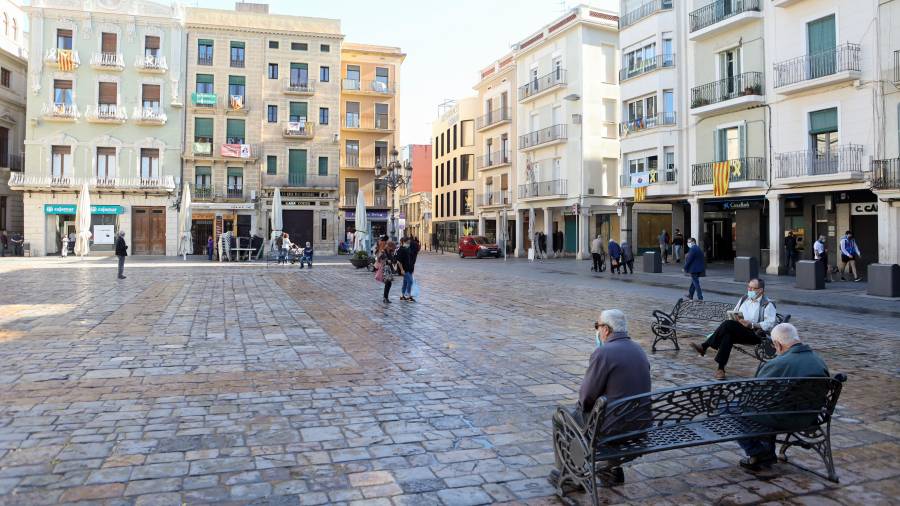 Imagen de archivo de la plaza del Mercadal de la ciudad de Reus. FOTO: ALBA MARINÉ