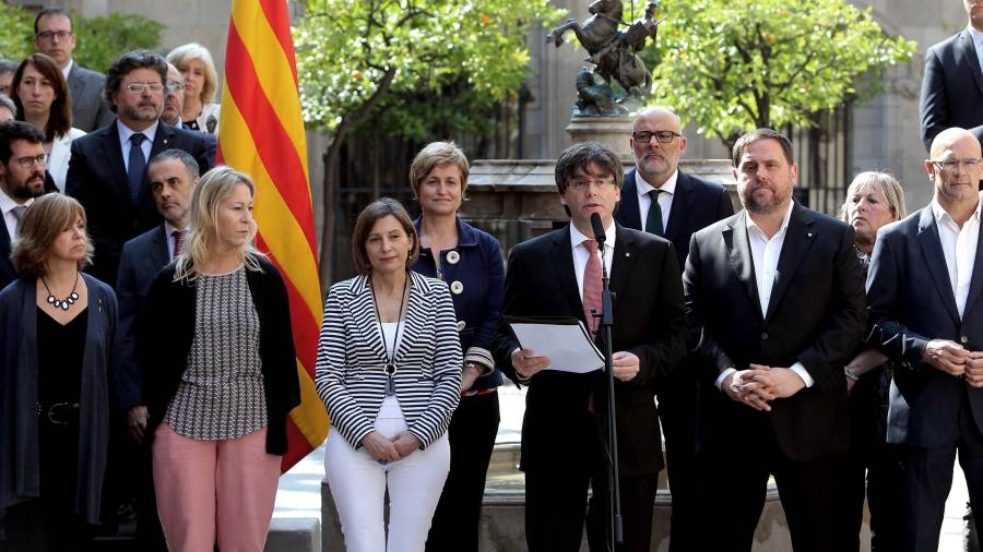 El president de la Generalitat, Carles Puigdemont, en el moment de l'anunci de la data i la pregunta del referèndum