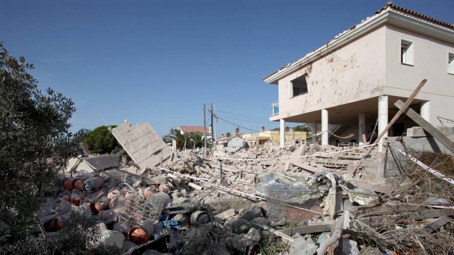 Estado en el que quedó la casa que explotó en Alcanar. Foto: EFE