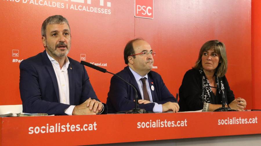El líder del PSC a Barcelona, Jaume Collboni; el primer secretari, Miquel Iceta, i l'alcaldessa de l'Hospitalet, Núria Marín. FOTO: ACN