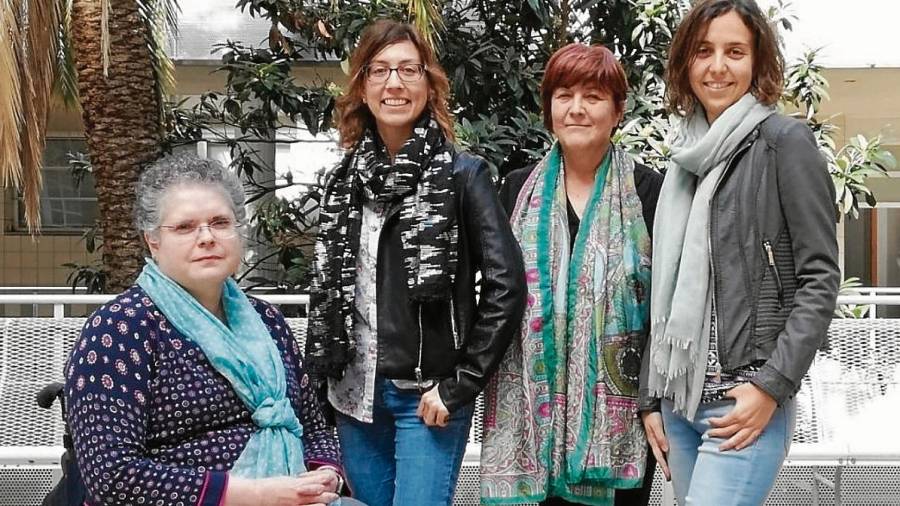 Imatge de les quatre investigadores de la URV vinculades al projecte. D’esquerra a dreta: Montse Giralt, Lucía Tarro, Rosa Solà i Elisabet Llauradó. FOTO: cedida