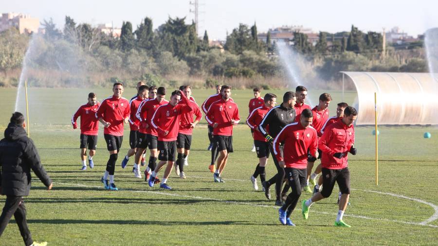 Los jugadores del CF Reus, durante un entrenamiento de esta semana. Foto: Alba Mariné