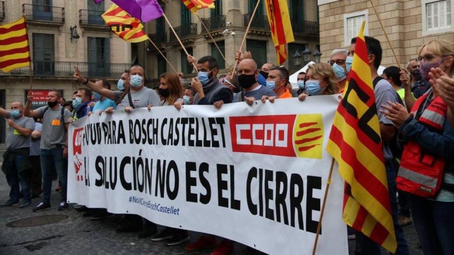 Protesta de los trabajadores de la Bosch ante la Generalitat.