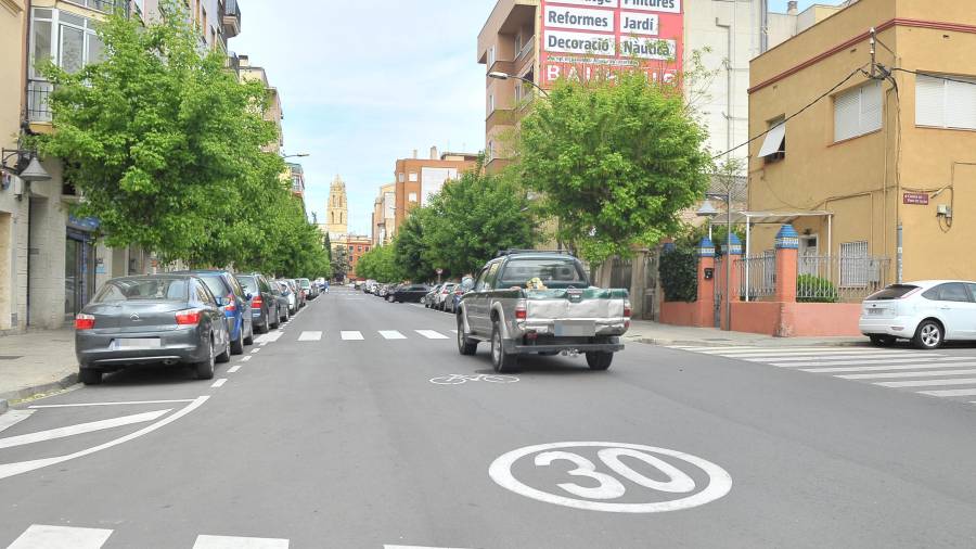En el Camí de Tarragona piden las medidas para que se respete la velocidad. FOTO: Alfredo González