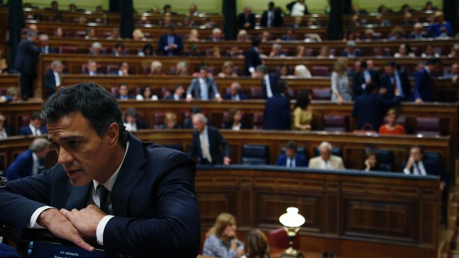 El líder del PSOE, Pedro Sánchez, durante el debate de investidura de Mariano Rajoy el 31 de agosto del 2016. ACN