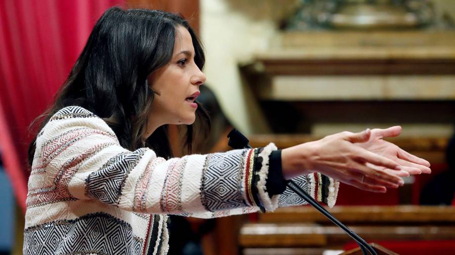 La líder de Ciutadans, Inés Arrimadas, durante una de sus intervenciones en el pleno del Parlament