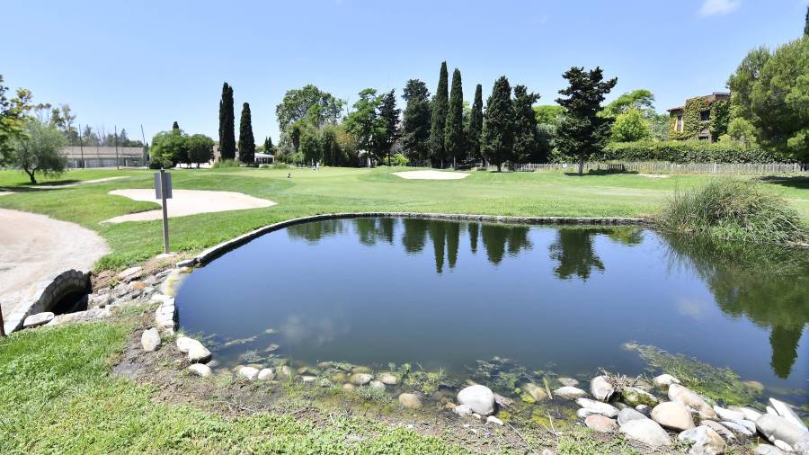 El campo de golf Aigüesverds usa agua de la depuradora. FOTO: A. González