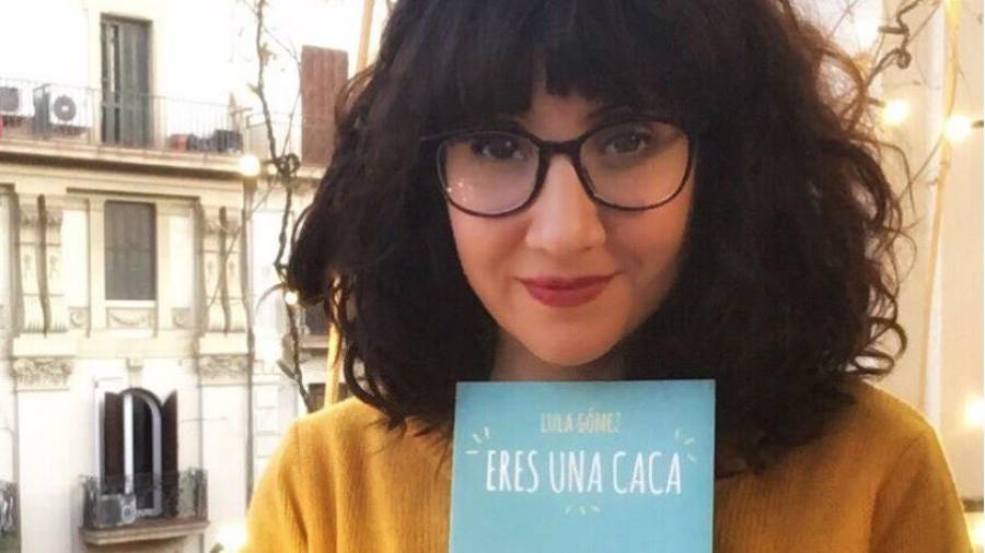 Lula Gómez, con su libro, en una imagen de archivo. Foto: Instagram