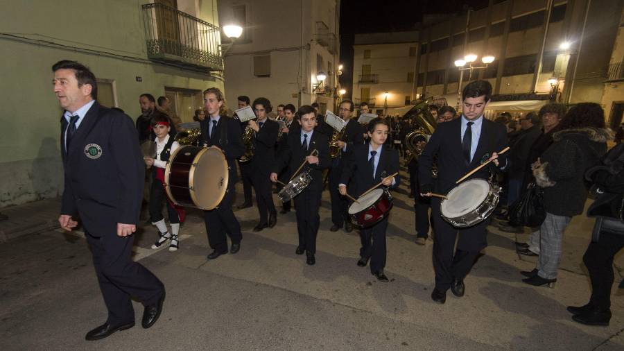 La Banda Municipal de Música d’Alcanar actuant durant la festivitat de Sant Antoni. FOTO: JOAN REVILLAS