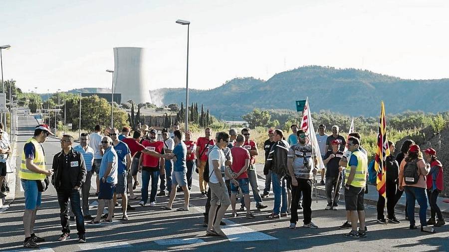 Els treballadors van realitzar dues jornades de vaga, els dies 13 i 20 de juny a les centrals nuclears. Foto: j. revillas