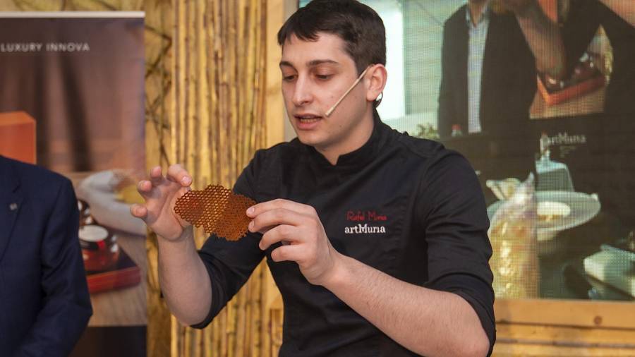 Rafel Muria es el chef del restaurante Quatre Molins de Cornudella. FOTO: J. REVILLAS