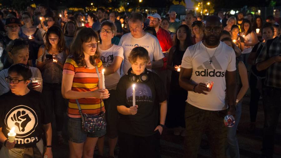 Manifestación en solidaridad con las víctimas del ataque de Virginia del pasado sábado. Foto: efe