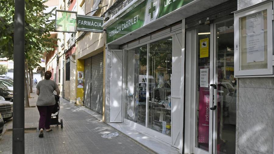 La farmacia asaltada se encuentra en la Ronda Subirà de Reus. Foto: Alfredo González/DT