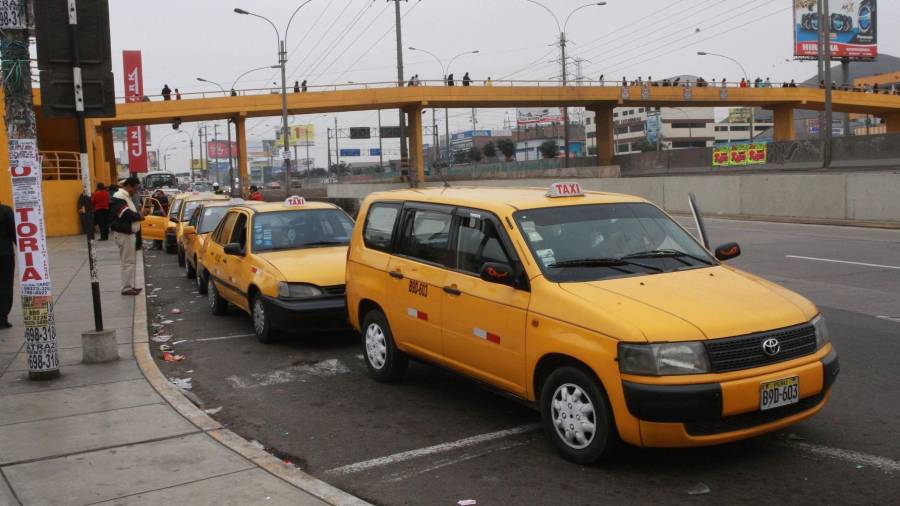 Taxis amarillos en Lima